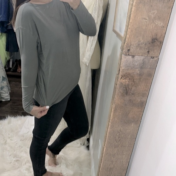 Lululemon Olive Green Long Sleeve Women's Top size 4 - Picture 3 of 6